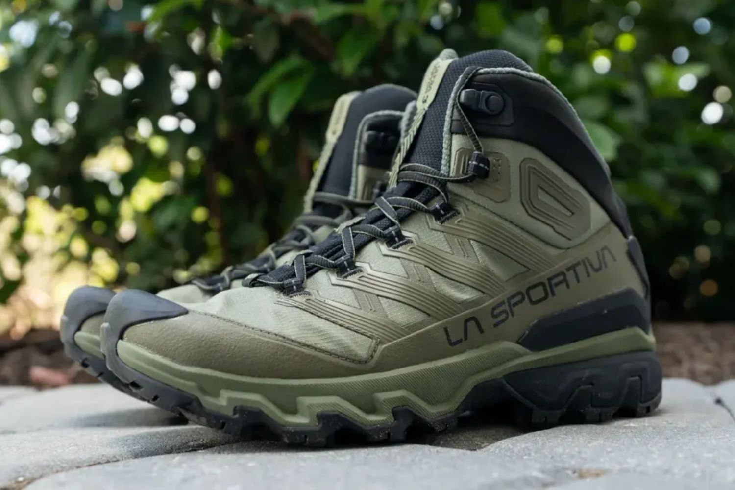 best-lightweight-waterproof-hiking-boots-for-men-5